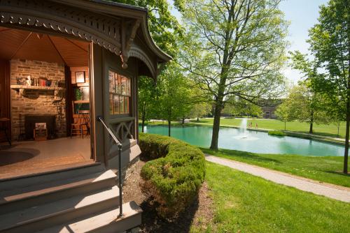 Glamping Getaway Twain Study